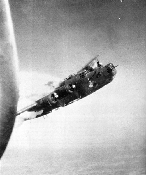 Момент взрыва, Германия, 1944 год.

29 июня 1944 года в небе над..0