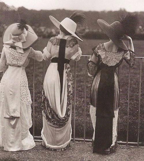На скачках, 1910-е.

..0