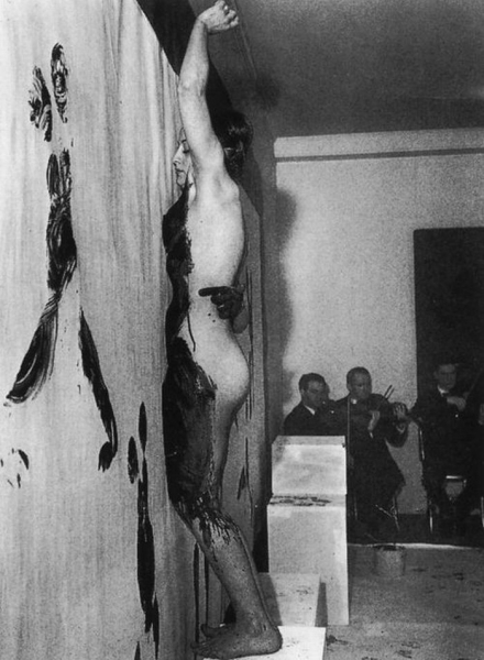 Очередная подборка странных винтажных фотографий.

Больше..5