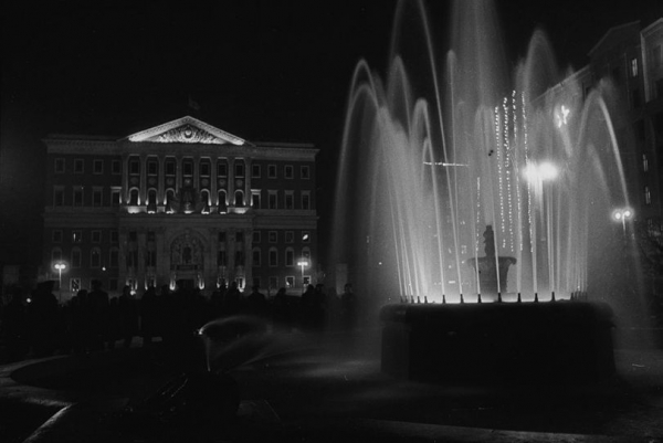 Огни большого города. Москва, 1949 год.

..6