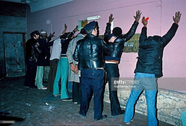 Подборка фотографий, сделанных во время облавы на..8