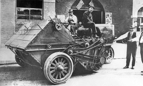 Подметально-уборочные машины, начало 1900-х гг.

Больше..0
