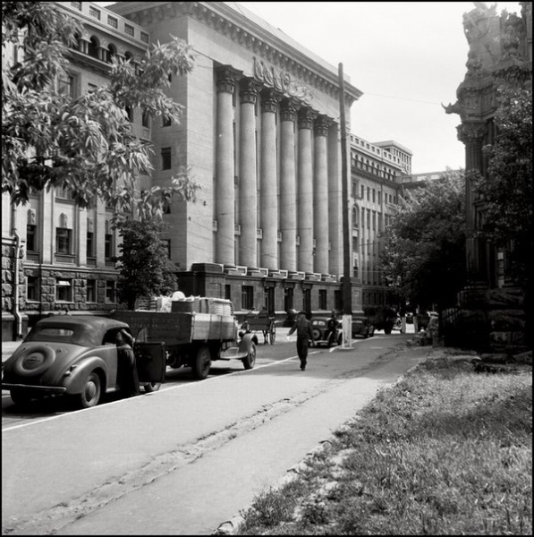 Правительственное здание Рейхскомиссариата Украины в Киеве, 1943..0