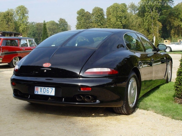 Седан Bugatti EB 112.

Bugatti EB 112 был создан в 1993-м году дизайнерской..6