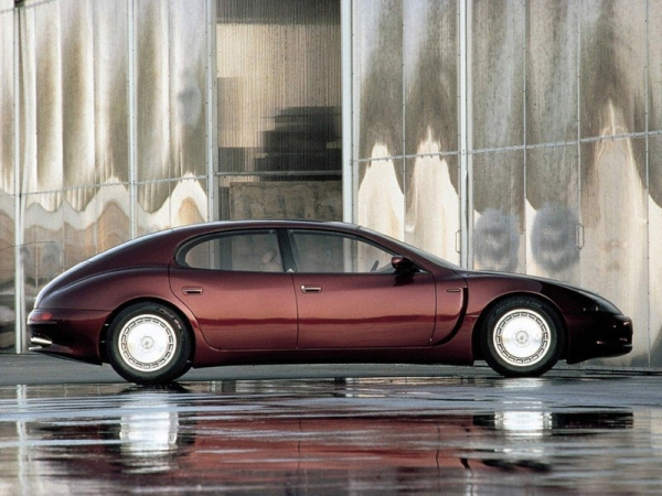 Седан Bugatti EB 112.

Bugatti EB 112 был создан в 1993-м году дизайнерской..0