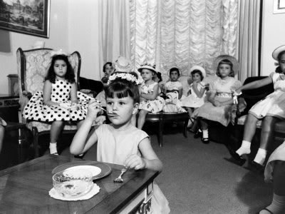 Школа очарования для юных леди от 5 до 12 лет... 1950-е

Больше..3