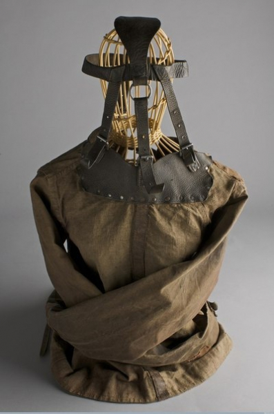 Смирительная рубашка. Европа, 1925-1935 гг.

..1