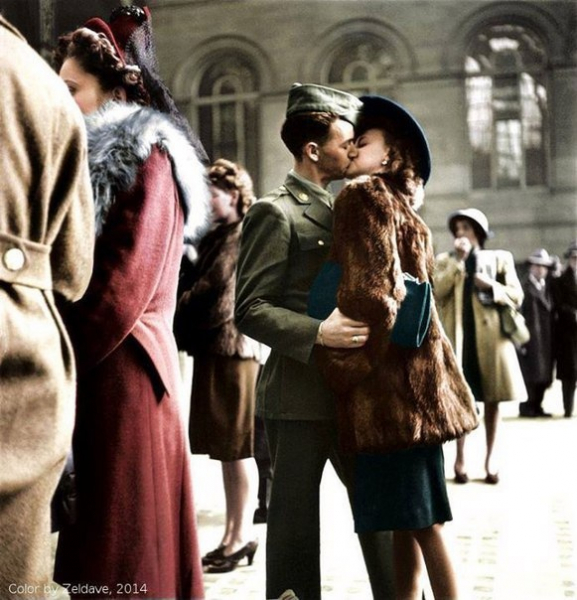 Солдат прощается с девушкой перед отправкой на фронт, Pennsylvania..0