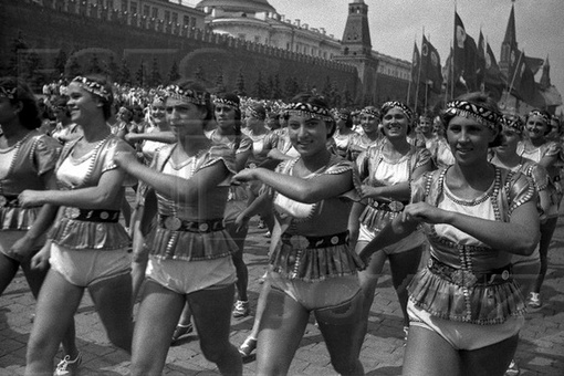 Чирлидерши на Красной площади, Москва, 1930-1940..9