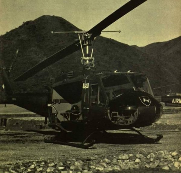 Герб Погоня во Вьетнаме, 1967 год. Борттехником вертолёта был..0
