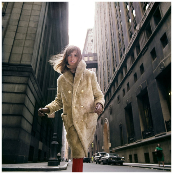 Уильям Хэлбёрн: модный глянец 1950-60-х… на фоне авто.

Больше..7