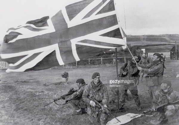 Фолклендские острова, 1982 год.

..3