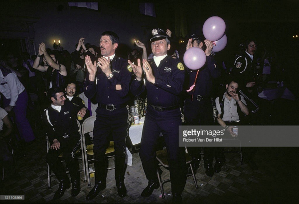 Гей-сообщество в Сан-Франциско, 1981 год.

..3