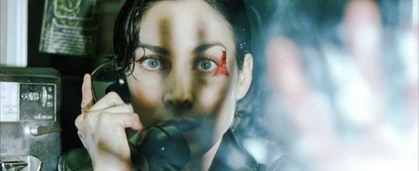 Керри-Энн Мосс в фильме 