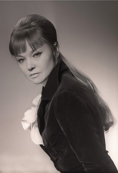 Людмила Гурченко.

..3