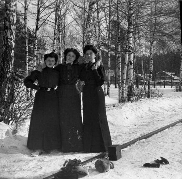 Прогулка в Петровско-Разумовском парке. Московская губерния,..0