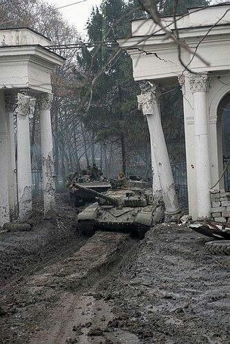 Российские танки в Грозном. Вторая чеченская война, 2000..0