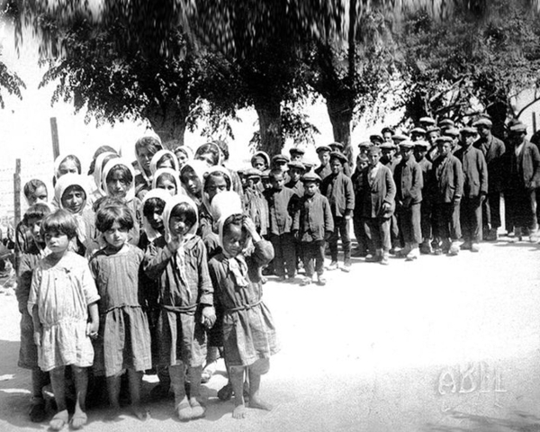 Сироты из Кайсери, прибывшие в детский дом Бейрута в 1929 году,..0