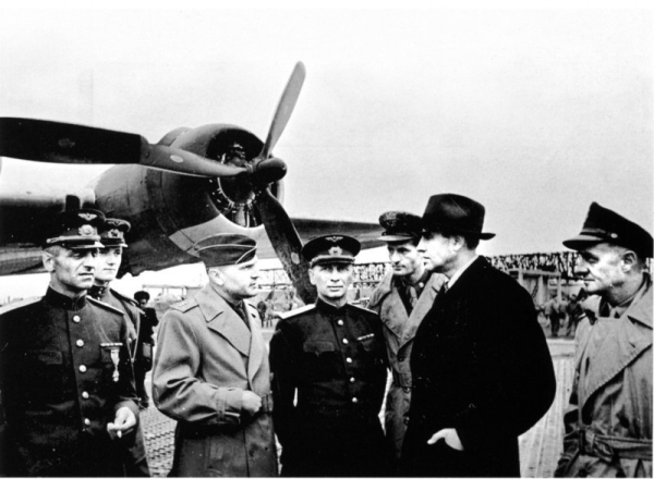 В 1943 году в Касабланке была одобрена директива, которая ставила..1