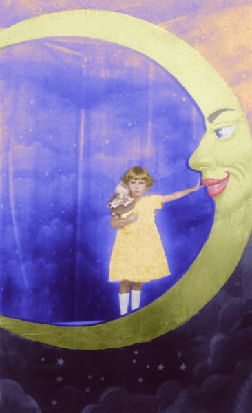 Винтажные фотографии людей на картонном полумесяце.

Больше..2