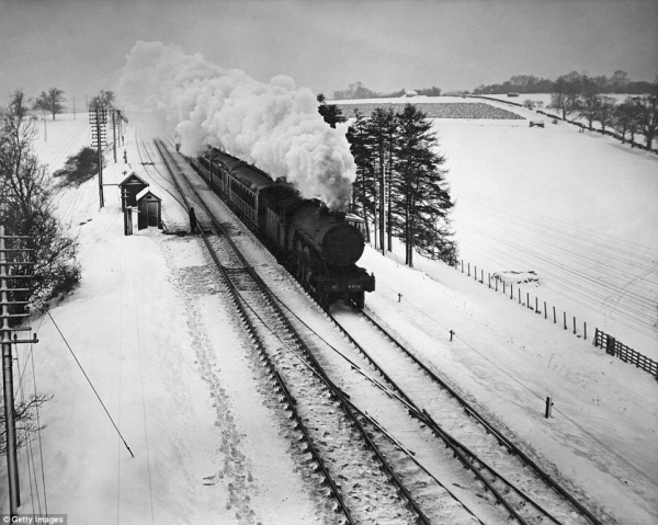 Зима в Великобритании на винтажных фотографиях 1900-1960 гг.

Больше..9