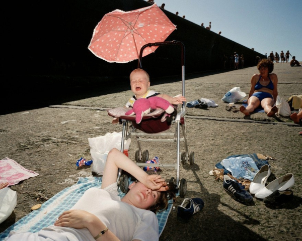 10 ироничных снимков от фотографа Мартина Парра, Нью Брайтон,..3