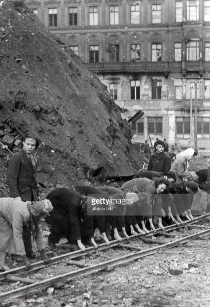 Германия после войны.

..4
