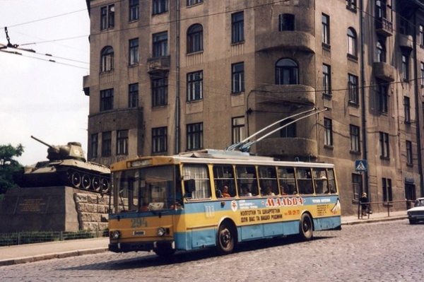 Ярослав Веселы, Ааре Оландер.

Черновцы, 1998 год.

Больше..3