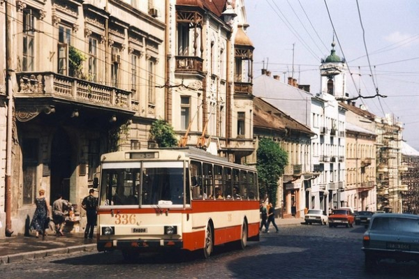 Ярослав Веселы, Ааре Оландер.

Черновцы, 1998 год.

Больше..2