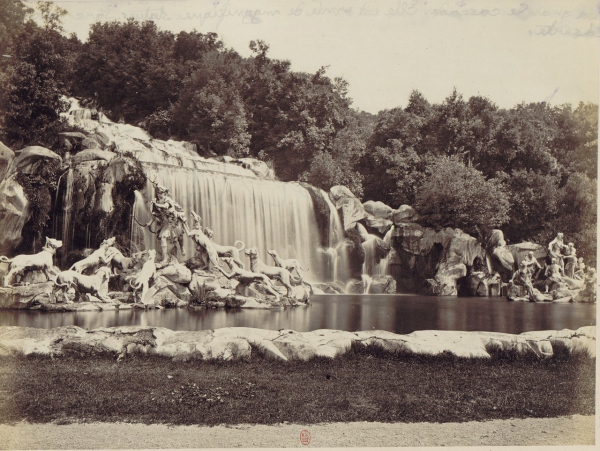 Королевский дворец — самое большое здание, возведённое в Европе..5