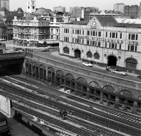Лондон, 1967 год.

..9