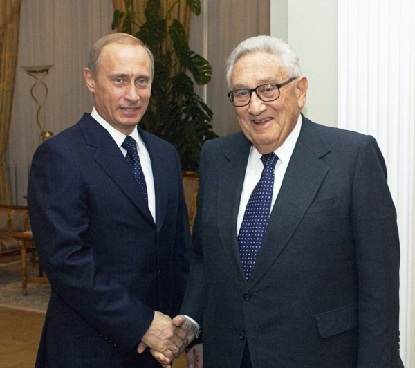 Однажды у известного американского дипломата Генри Киссинджера..0