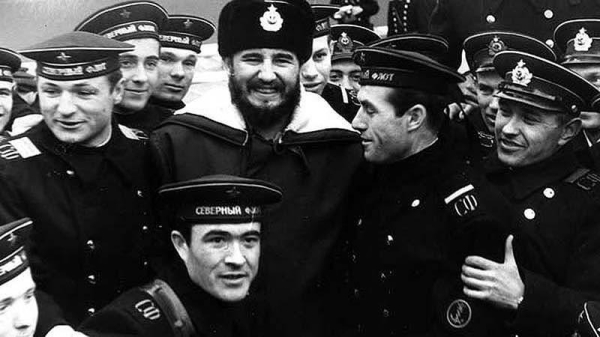 Самые яркие моменты путешествия Фиделя Кастро по СССР.

Больше..1