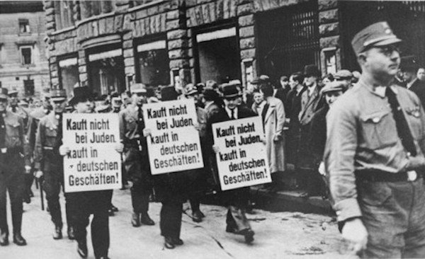 1.04.1933 — в нацистской Германии проходит общенациональный..0