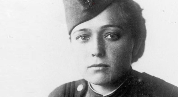 21 ноября 1991 покончила с собой поэт-фронтовик Юлия Друнина. «Как..0