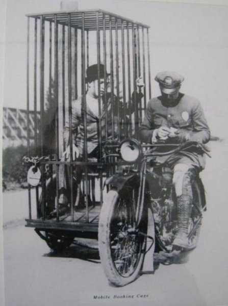 Американский мотозак на базе мотоцикла «Harley». США. 1921 г.

Больше..0