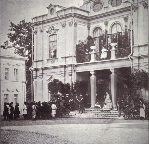 Чтение манифеста об отмене крепостного права крестьянам в..0