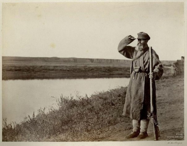 Донской казак-стрелок, семидесяти пяти лет, 1875-1876 гг.

Больше..0