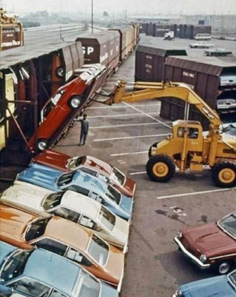Доставка автомобилей в 70-х годах 

..0