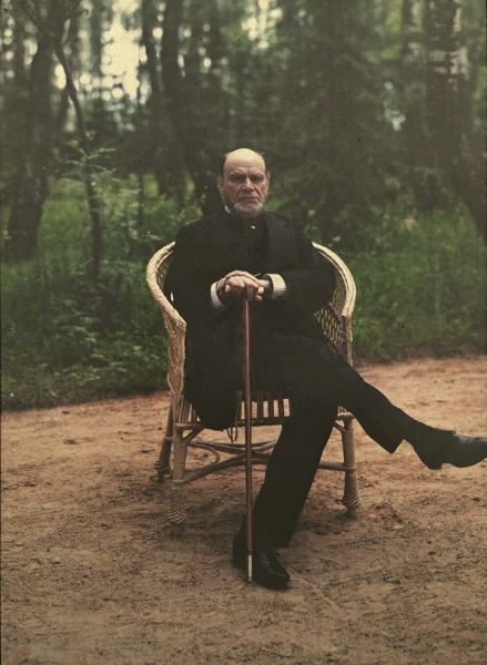 Это не модная ныне колоризация, а настоящий цветной снимок из..0