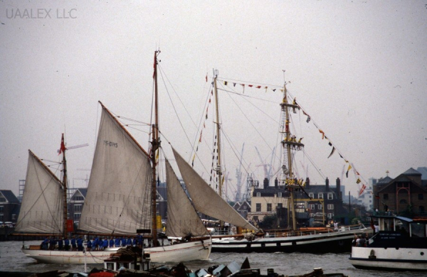 Гонка парусников Катти Сарк. Лондон, 1989 год. 

Четырехмачтовый..8