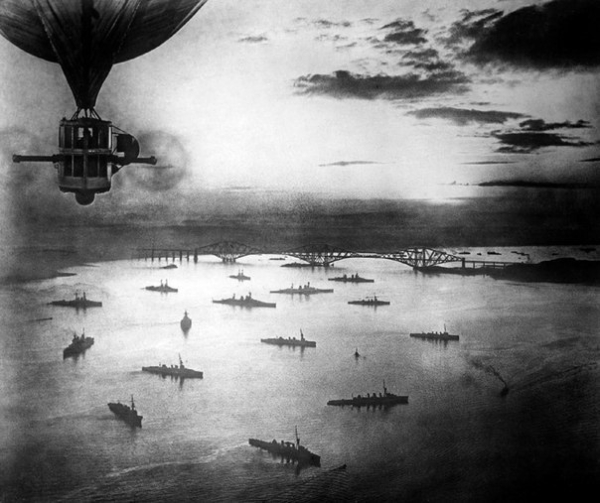Гранд-Флит на якоре в Ферт-оф-Форт в 1916 году. Фотографировал..0