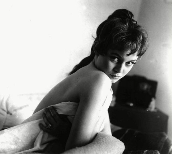 Юная Брижит Бардо.

..8