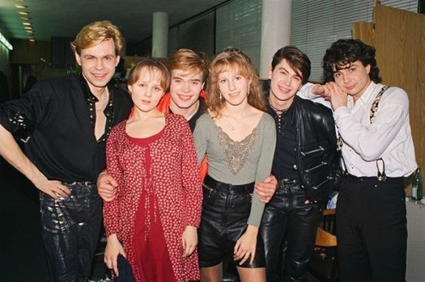Ксения Собчак и группа «На-На». Россия. 1990-е. 

Больше..0