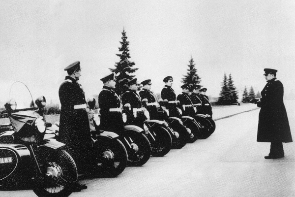 Мотовзвод ГАИ перед выездом на дежурство. Юрия Деточкина..0