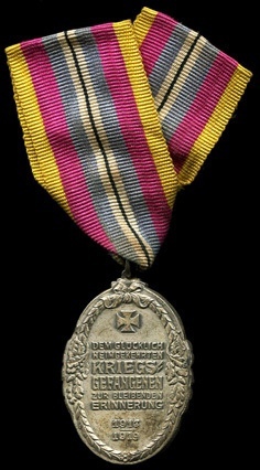 Об уровне развития страны говорит ее отношение к слабым и..4