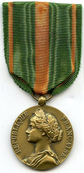 Об уровне развития страны говорит ее отношение к слабым и..2