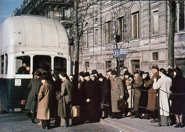 Период оккупации во Франции предпочитают вспоминать, как..1