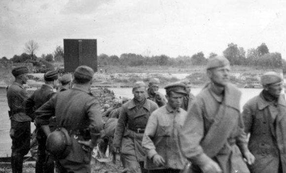 Первые советские военнопленные. 22 июня 1941 г.

Больше исторических..0