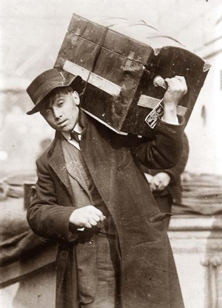 Польский эмигрант на борту судна. Остров Эллис. Нью Йорк. США. 1907..0